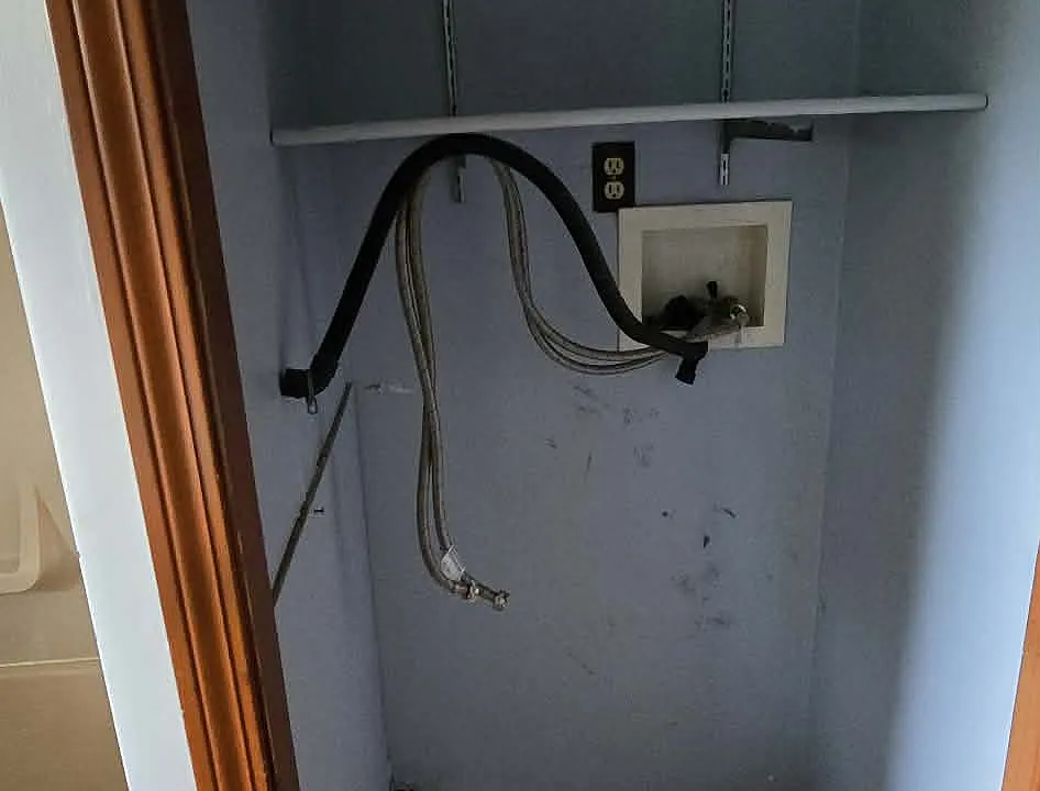 Washer/dryer hookup closet