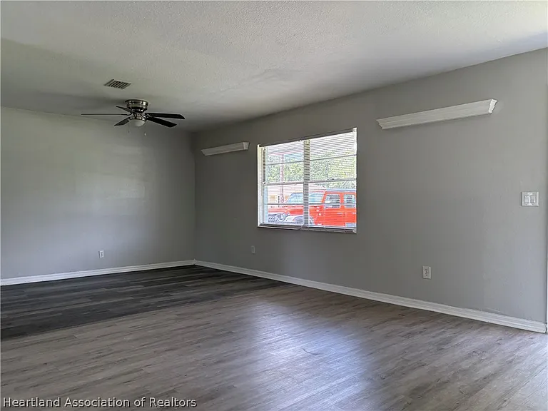 3127 King Dr — Photo 7