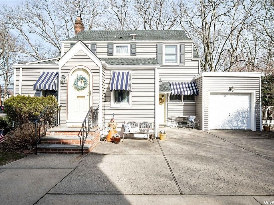 1st image of 42 Covert Pl