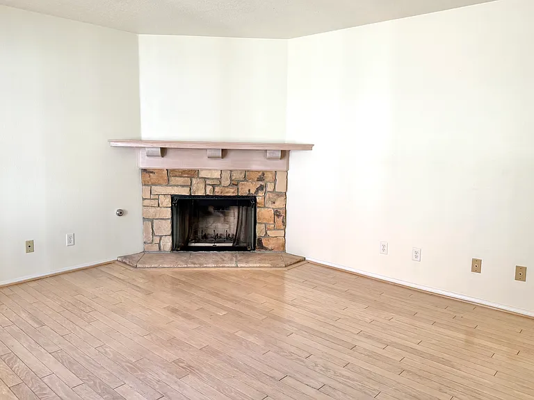 12021 Falcon Crest Way — Photo 15