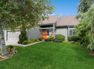 2320 Cae Dr, Iowa City, IA 52246