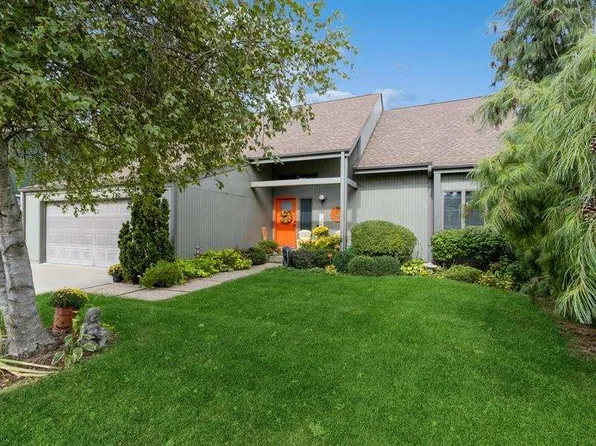 2320 Cae Dr, Iowa City, IA 52246