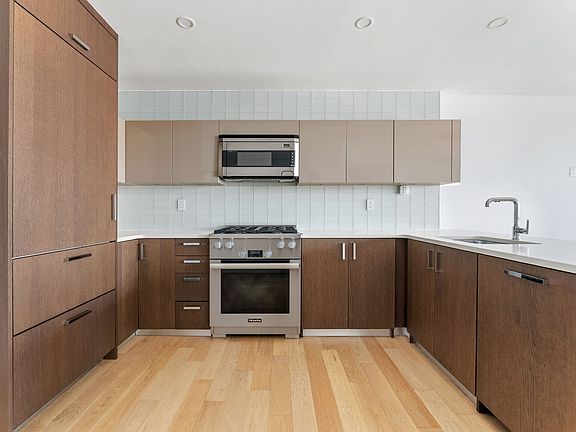 5th image of 175 W 95th St APT 15D