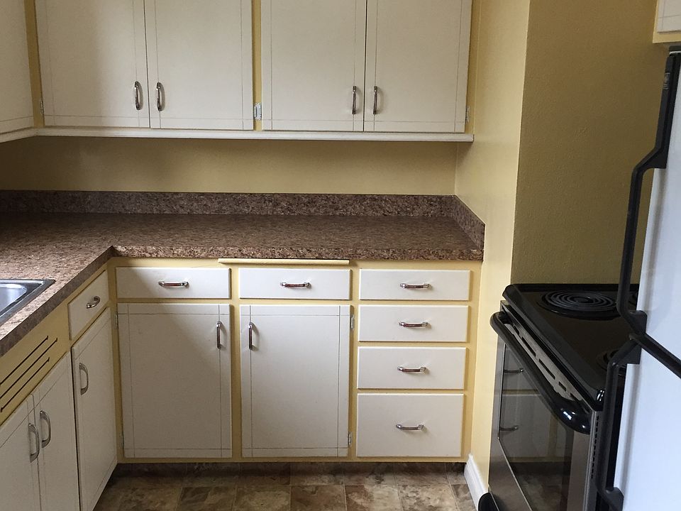 2nd image of 5256 E Burnside St APT 20