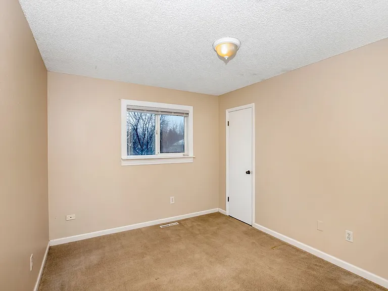 3512 Post Rd — Photo 6