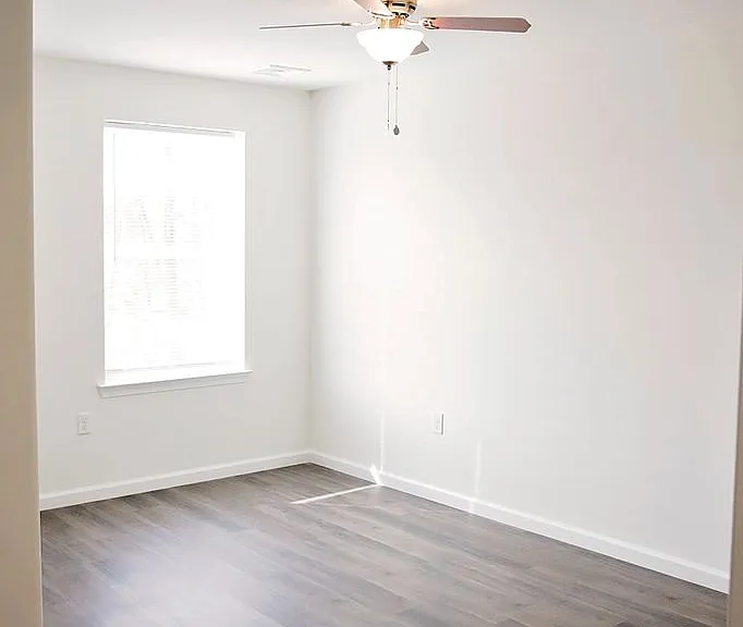 Apartments On Main — Photo 42