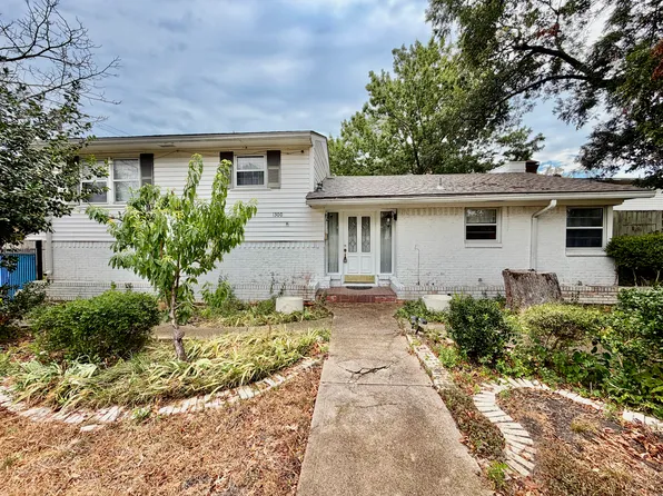 1300 Elmhurst Dr, Garland, TX 75041
