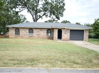 1013 Rosewood Dr, Sallisaw, OK 74955