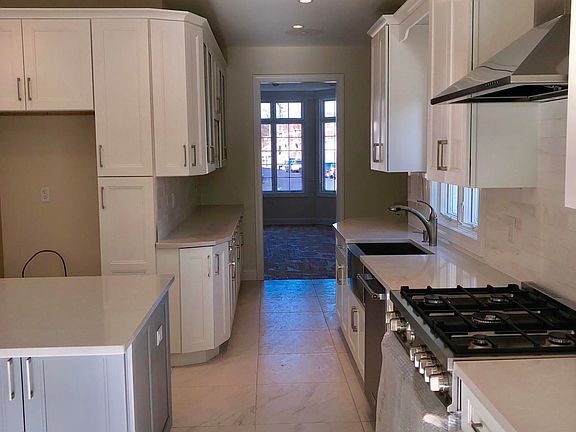 5th image of 58 Serena Ct