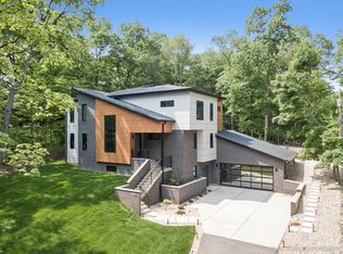 139 Park Ave, Bloomingdale, IL 60108