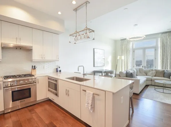 10 Shipyard Dr #501, Hingham, MA 02043