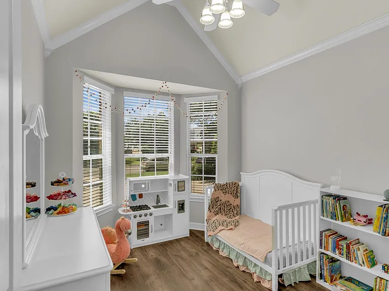 5613 Landsdown Dr — Photo 14