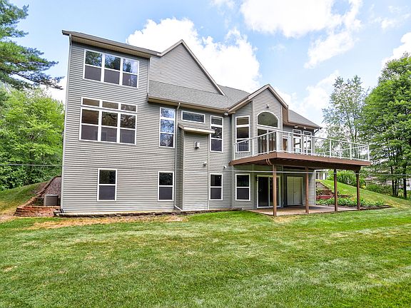 3rd image of 63 Boulder Dr