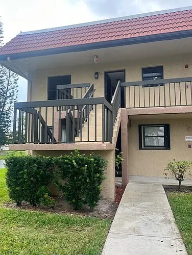 21911 Lake Forest Cir #201 Photo 1