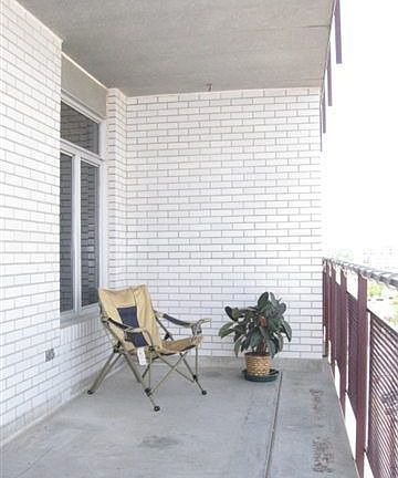 5th image of 3000 Farnam St APT 5N