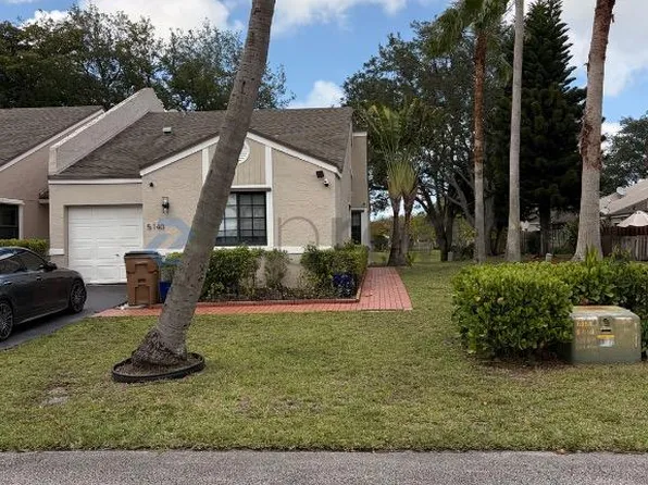 5140 NW 11th Dr, Pompano Beach, FL 33064