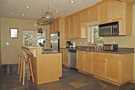 2nd image of 1464 E Michigan Ave