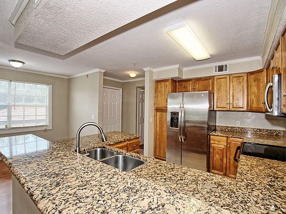 5th image of 14049 Fairway Island Dr APT 128
