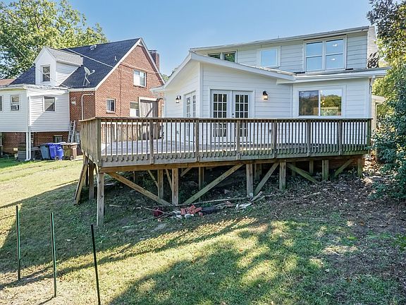 4th image of 125 Masondale Ave