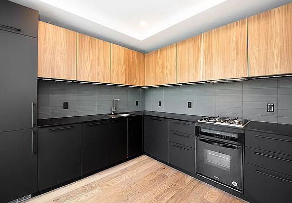 3rd image of 411 35th St #8P