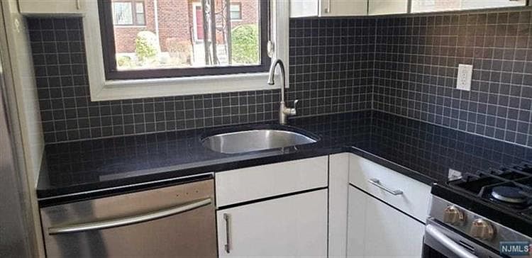 1st image of 313A Grand Ave #11