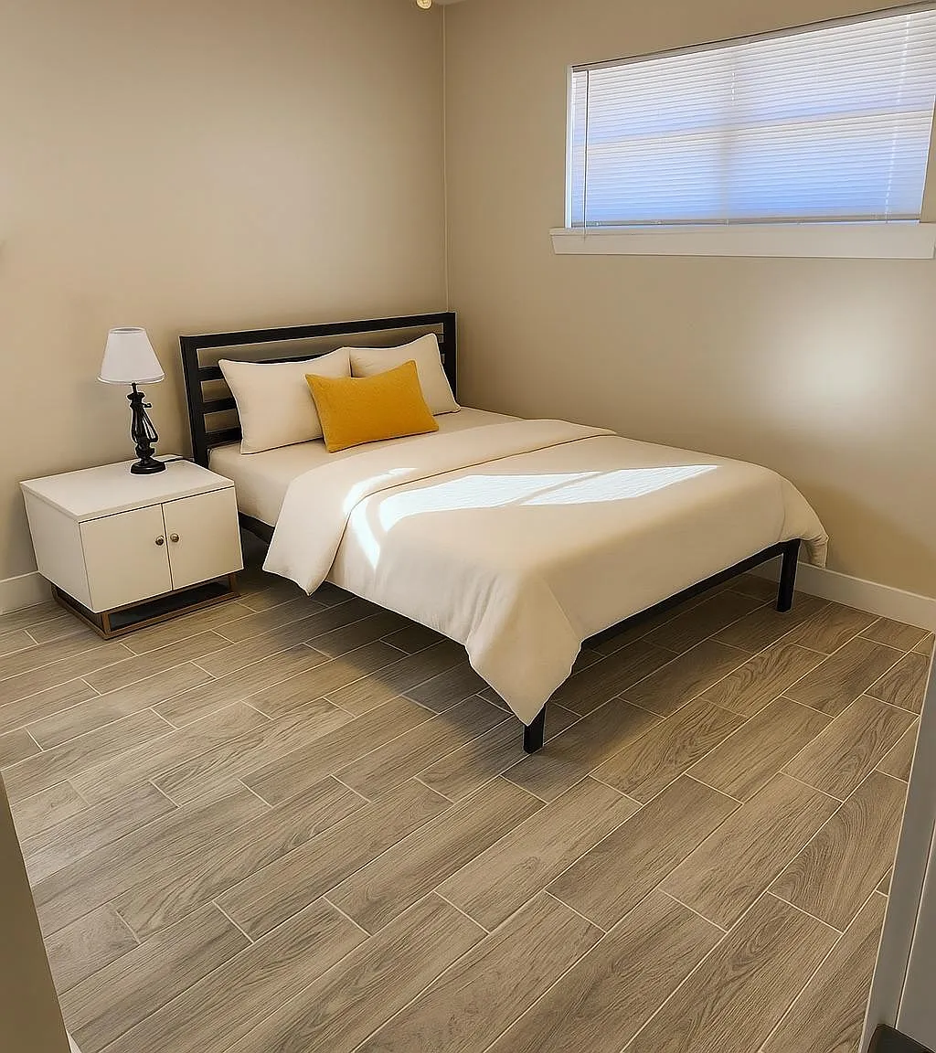3 bed, 2.0 bath, 820 sqft, $706 — Photo 1