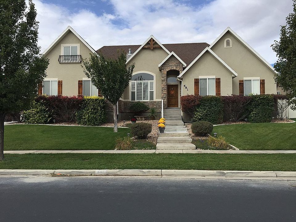 1st image of 681 N Badger Ln