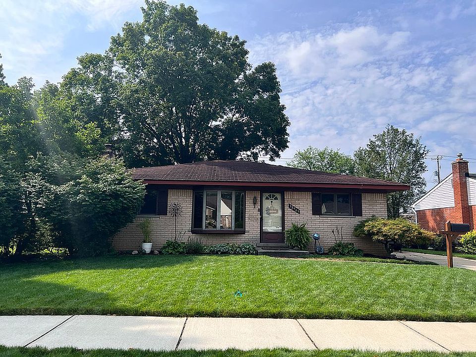 2nd image of 38561 Northfield Ave