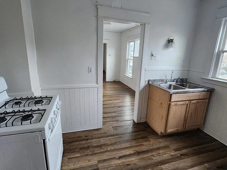 839 E 26th St #2 — Photo 7