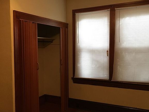 5th image of 463 Arbutus Ave SE #A