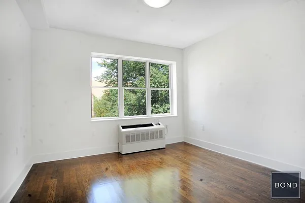 Sold by Bond New York | media 17