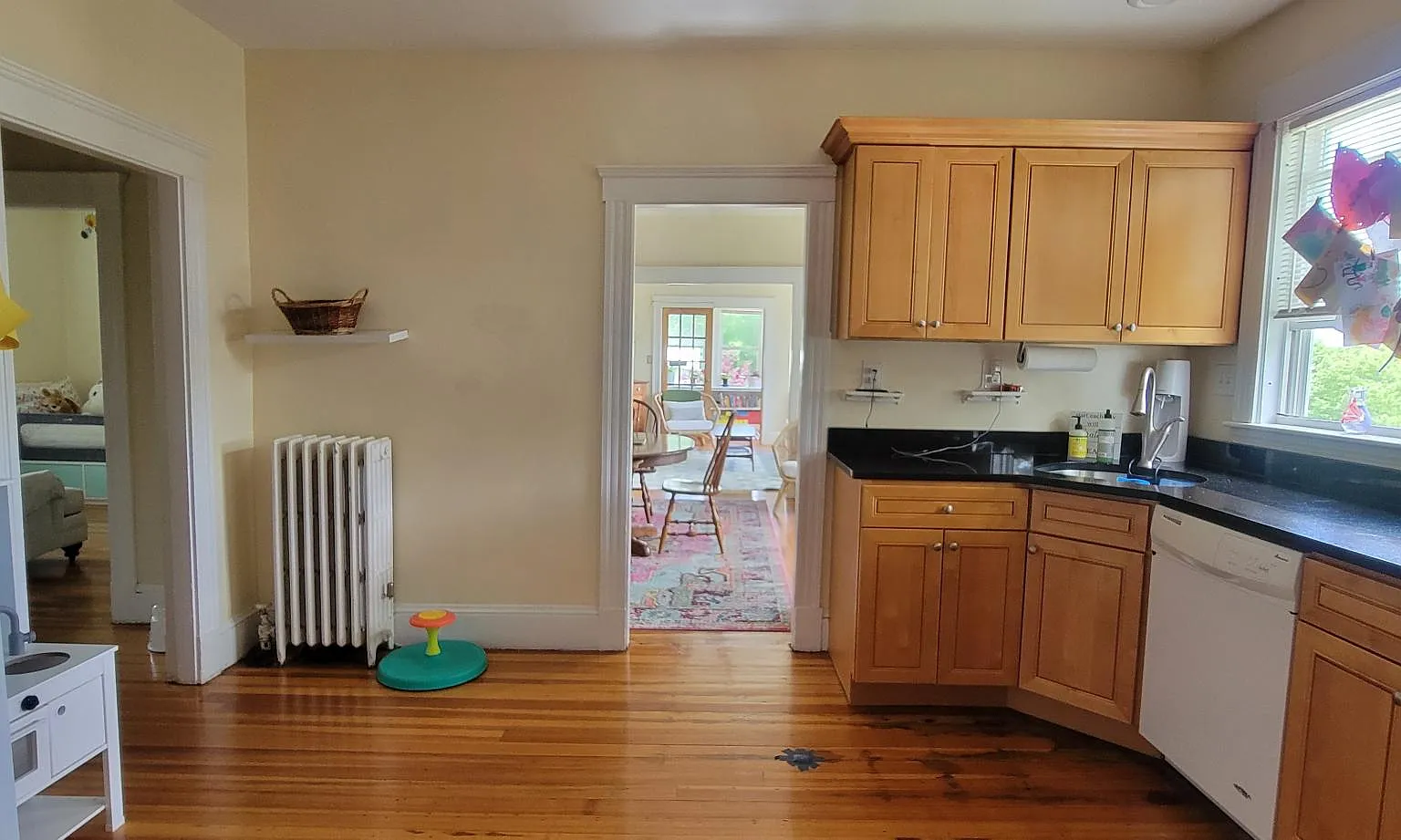 3 bed, 1400 sqft, $3,680 — Photo 3