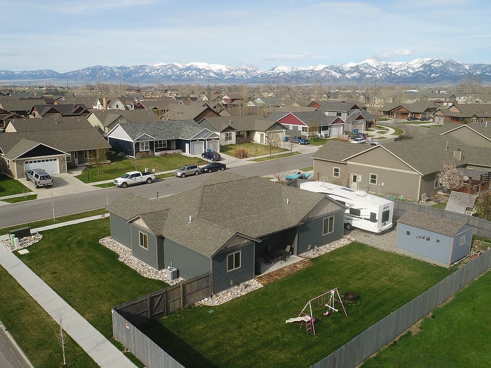 2nd image of 16 Cedar Wood Cir