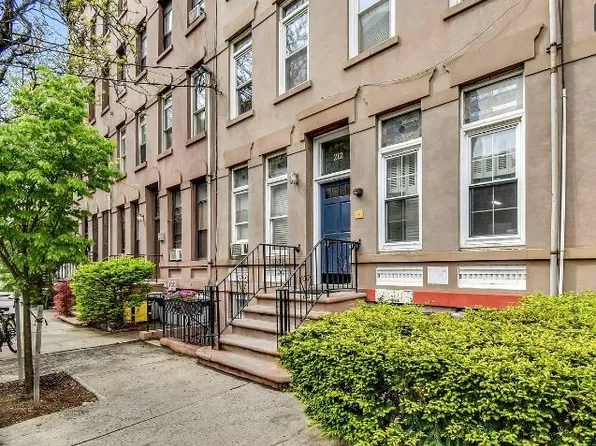 212 9th Street image 12 of 14