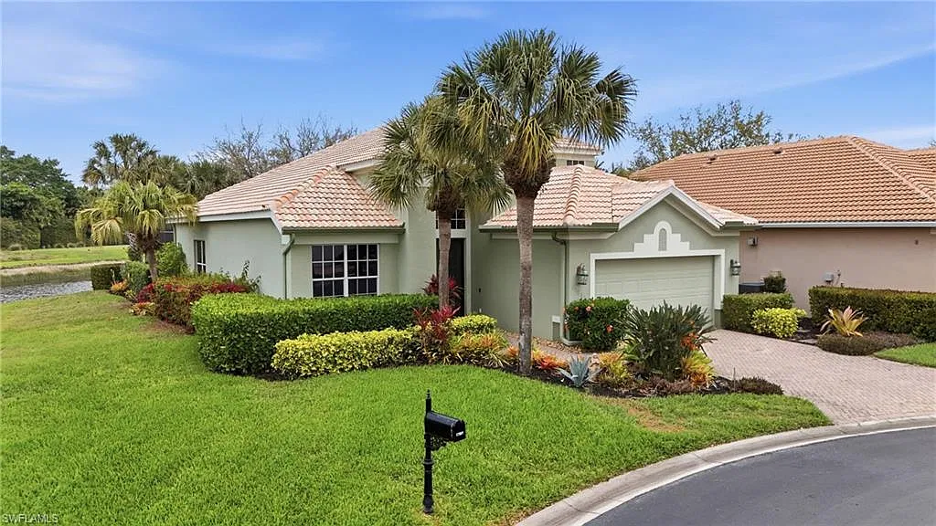 Miromar Lakes Beach And Golf Club — Photo 2
