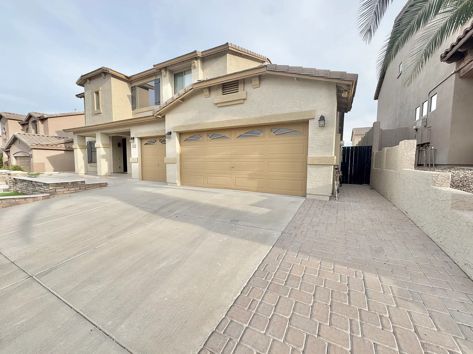 6 bed, 4034 sqft, $3,900 — Photo 2