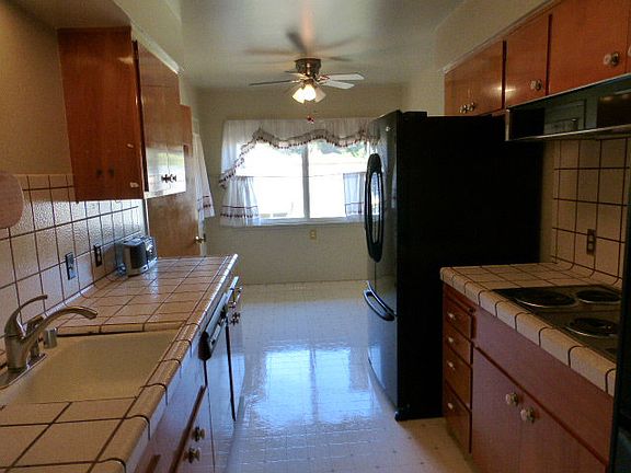 5th image of 2300 Rosewood Dr