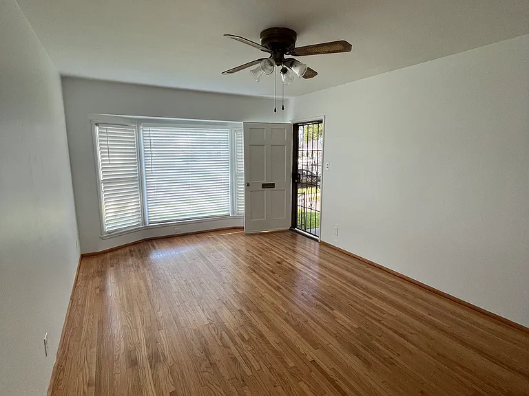 6048 Hardwick St — Photo 5