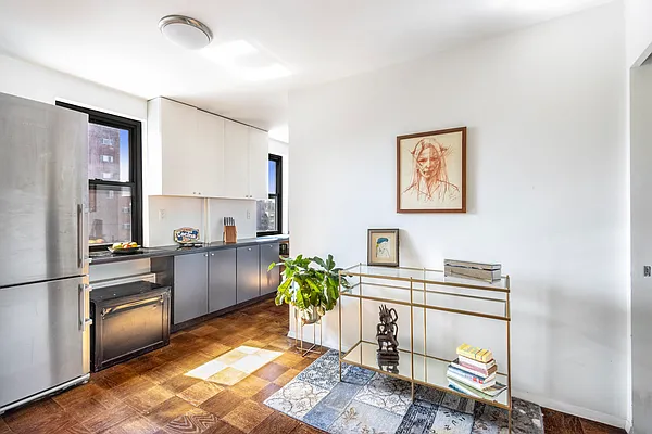Sold by Compass | media 3