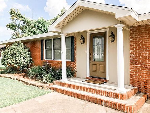 2nd image of 2208 Constance Ln