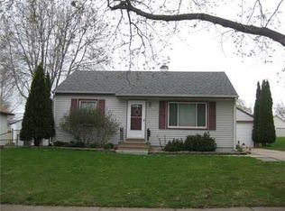 924 20th Ave SW, Cedar Rapids, IA 52404