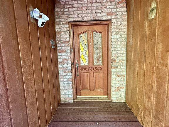 4th image of 940 Pioneer Ln