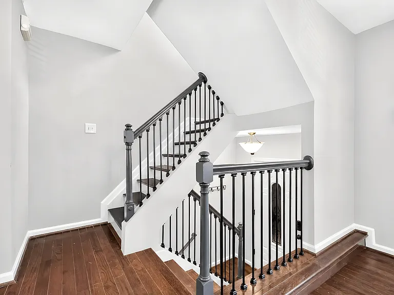 1731 Forest Park Dr — Photo 7