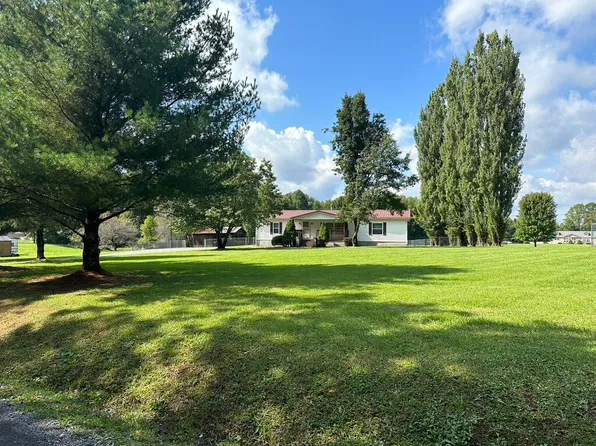 1951 Runa Rd, Mount Nebo, WV 26679