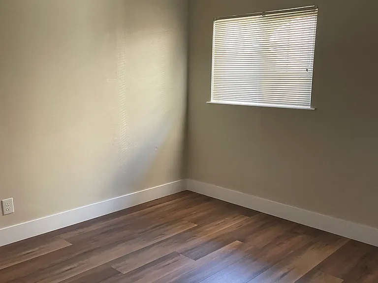 121 Birch St — Photo 12