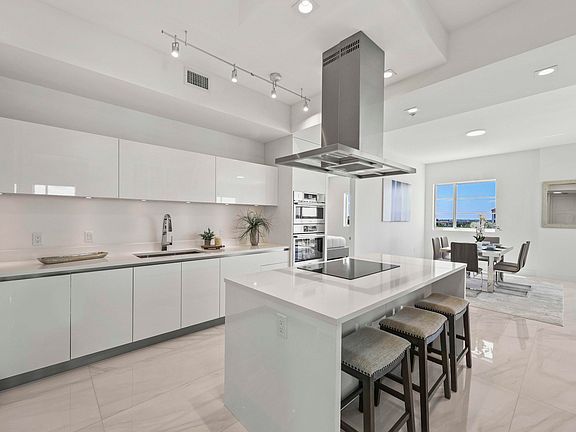 5th image of 155 E Boca Raton Road #723