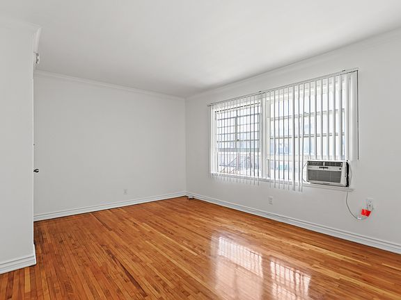 5th image of 1415 N Hudson Ave #0B-1Ba-440Sqft
