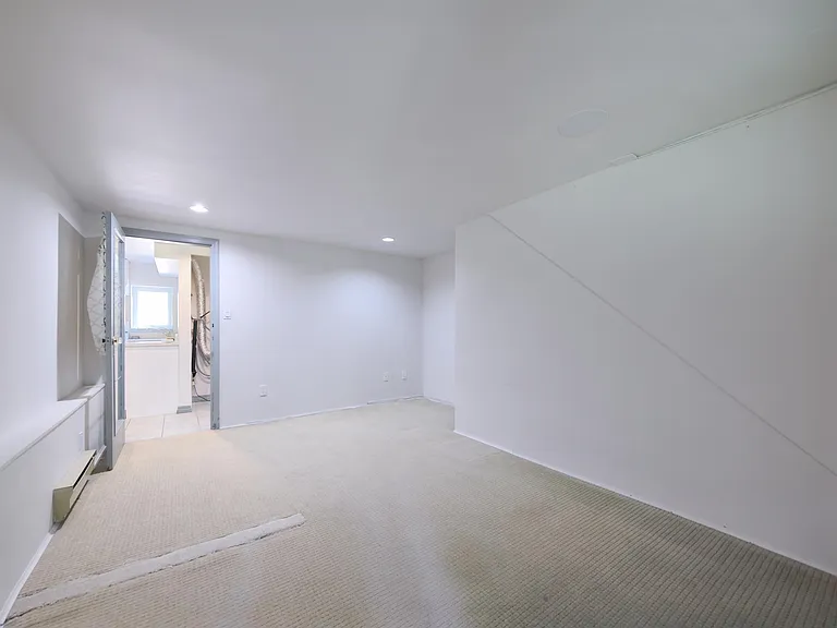 3775 Emerald Dr — Photo 26