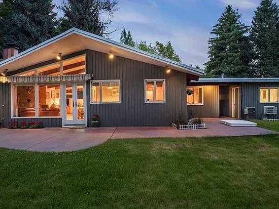 Building Photo - 204 Emerald Dr