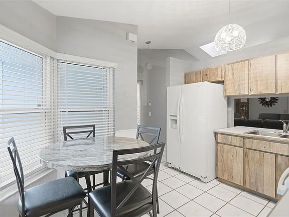 5th image of 61 Floridana Rd